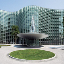 国立新美術館